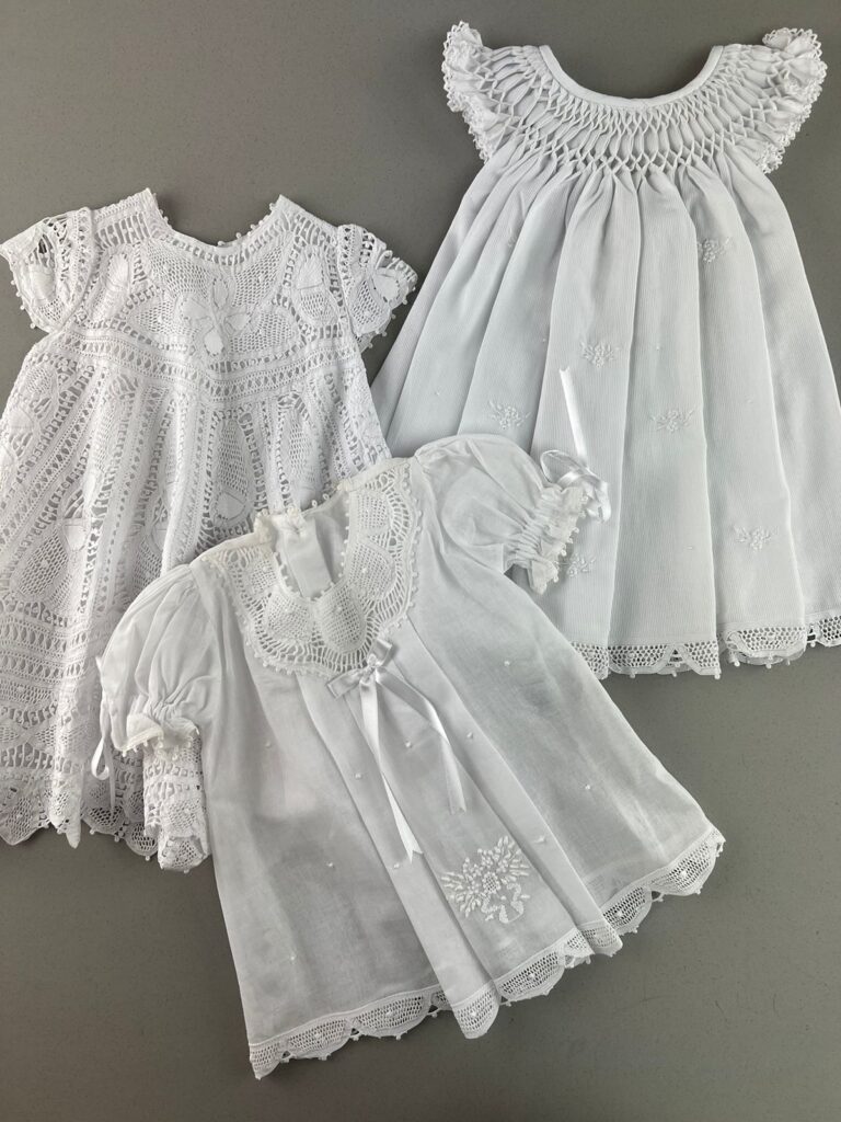 vestido branco para bebê