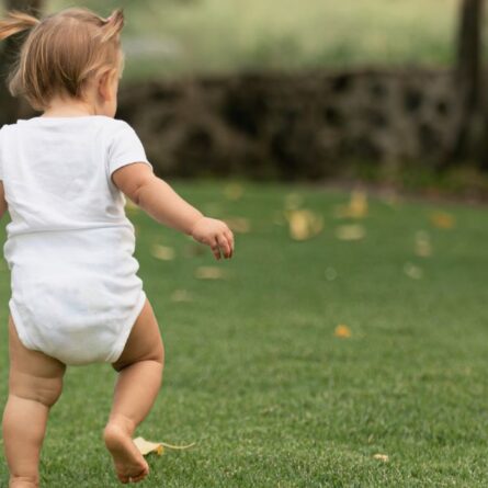 Como cuidar das roupas de bebê durante o calor extremo?