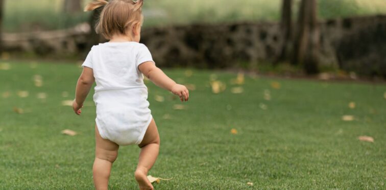 Como cuidar das roupas de bebê durante o calor extremo?